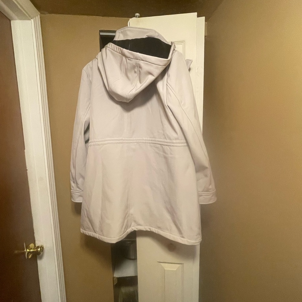 I’m selling it because it’s to big and only wore it 1 time